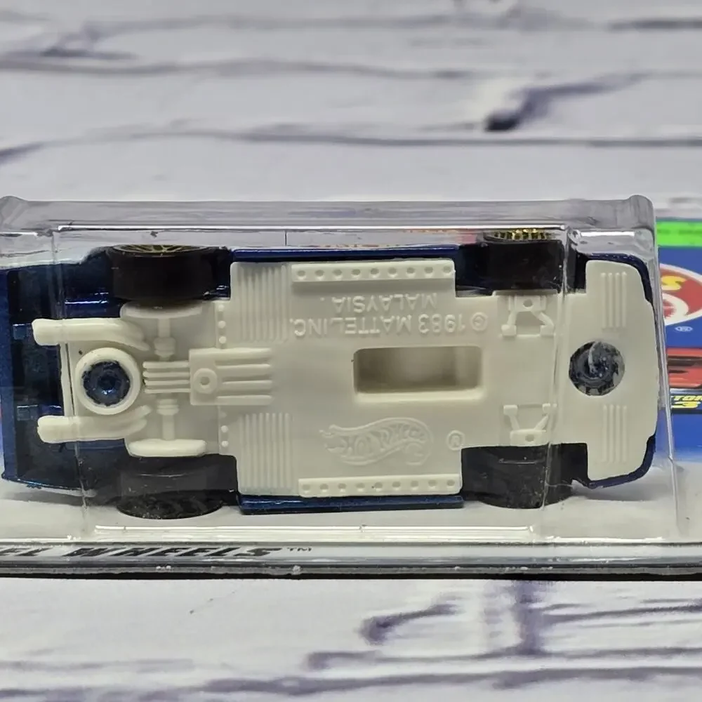 HOT WHEELS 1998 BLUE CARD SERIES SOL AIRE CX4 #823